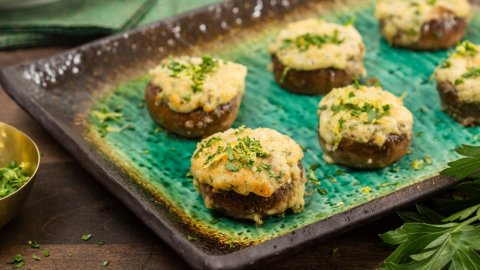 Keto Creamy Crab-Stuffed Mushrooms Recipe