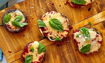 Keto-Mojo PortobelloMushroom-Pizza