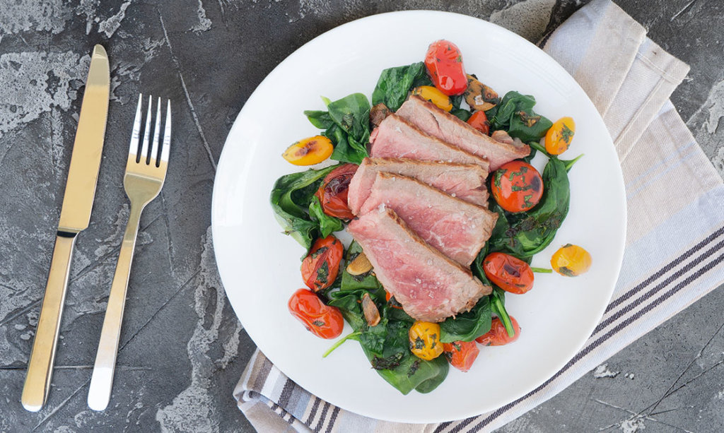 Recipe Steak & Tomatoes with Garlic Spinach KETOMOJO