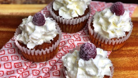 Lemon Raspberry Cupcakes with Whipped Cream Recipe