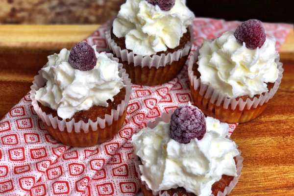 Lemon Raspberry Cupcakes with Whipped Cream Recipe