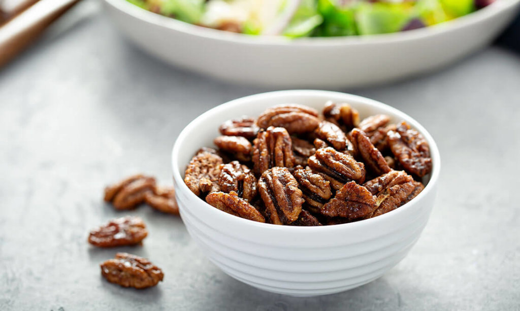 Recipe Keto Spinach Salad with Bacon and Pecans KETOMOJO