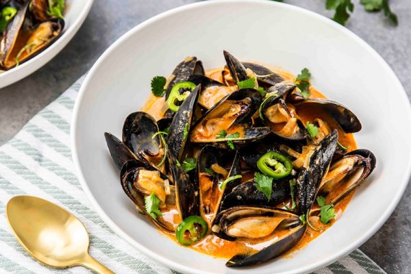 Keto Mussels with Thai Coconut Curry Recipe