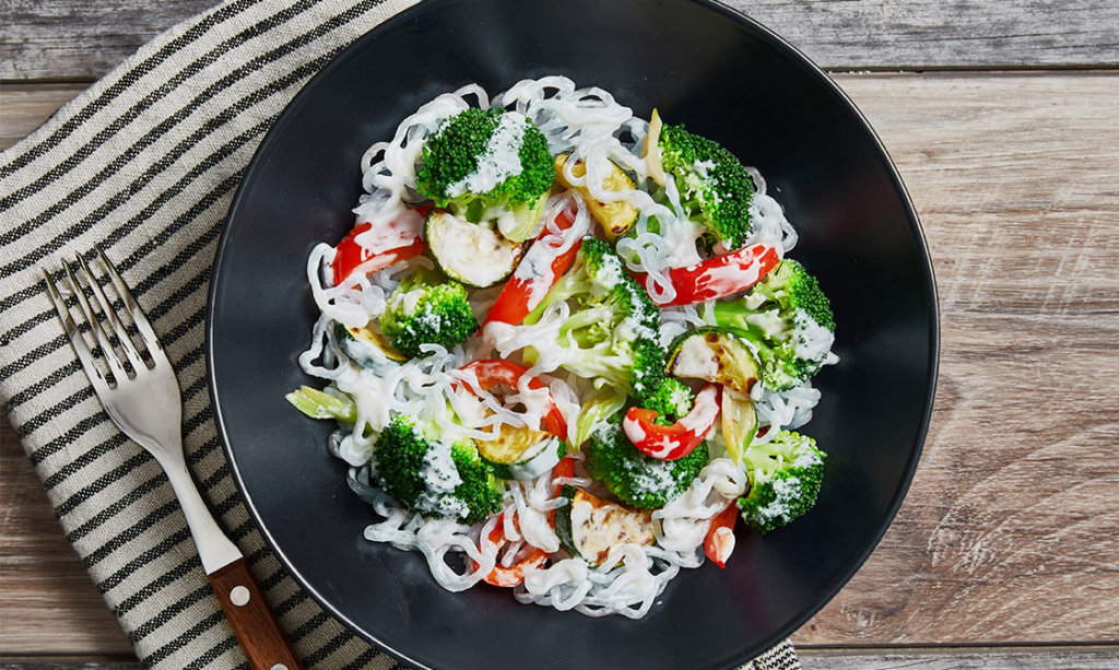 Recipe Keto Shirataki Pasta Primavera I KETOMOJO