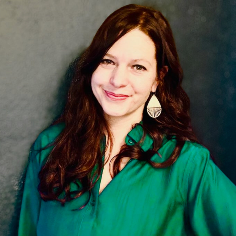 Guest Blog Author Hannah Warren Headshot